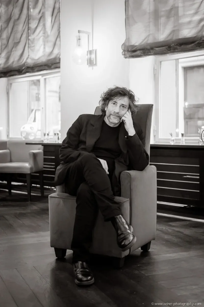 Mit Janetts Meinung beim Interview von Neil Gaiman