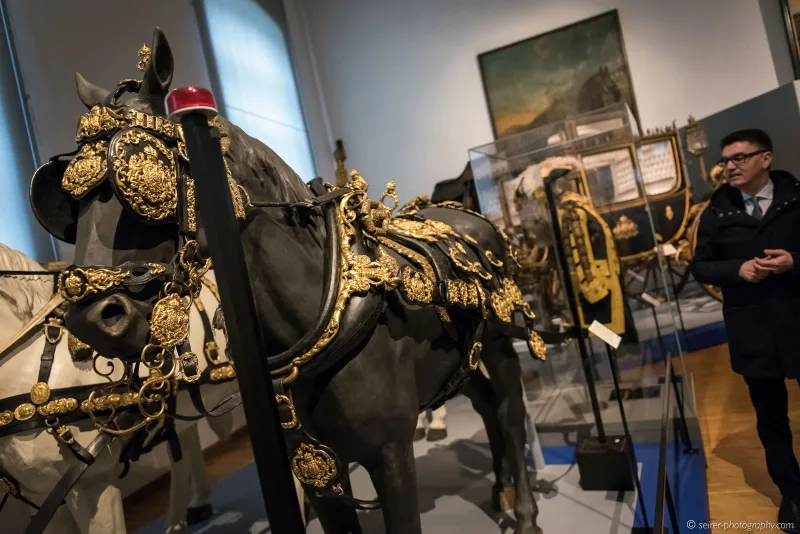 Führung "Repräsentation & Bescheidenheit" im Rahmen der Ausstellungen zum 100.
