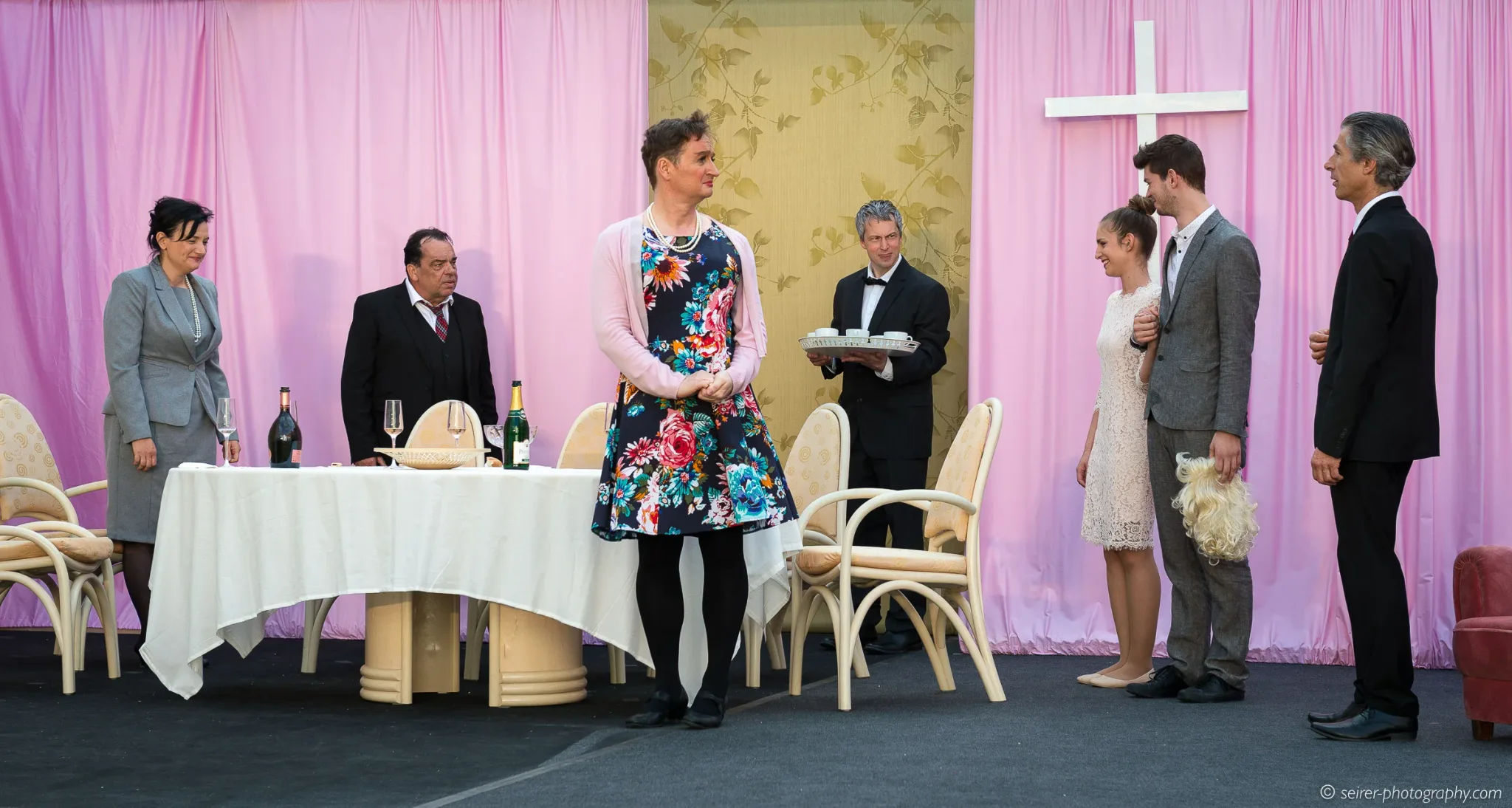 gespielt von Hannes Bickel, Joseph Prammer, Klaus Schaurhofer, Natalie Heilinger, Alois Frank und Theresa Prammer
