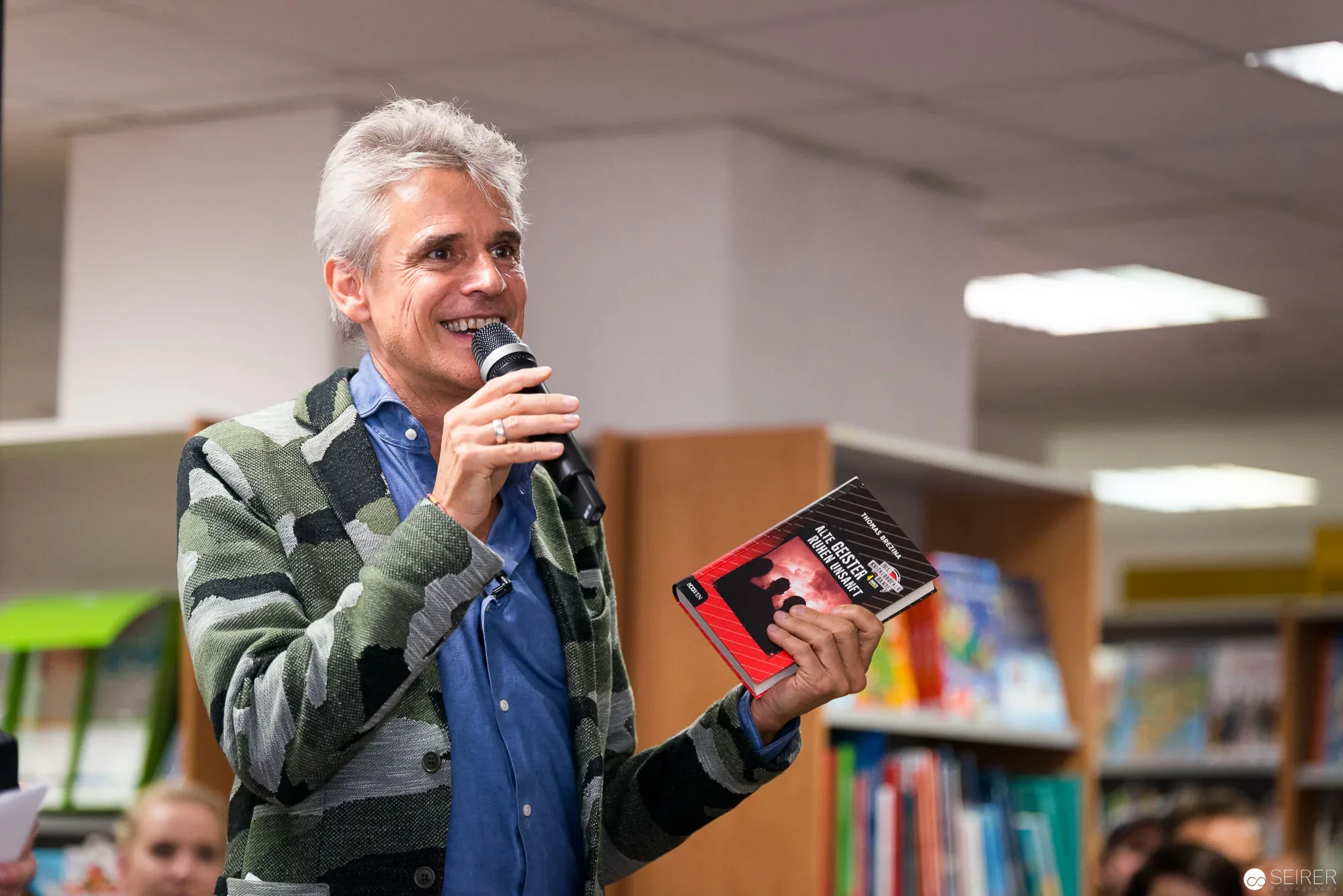 Thomas Brezina präsentiert sein neues Knickerbockerbande Buch "Alte Geister ruhen unsanft"