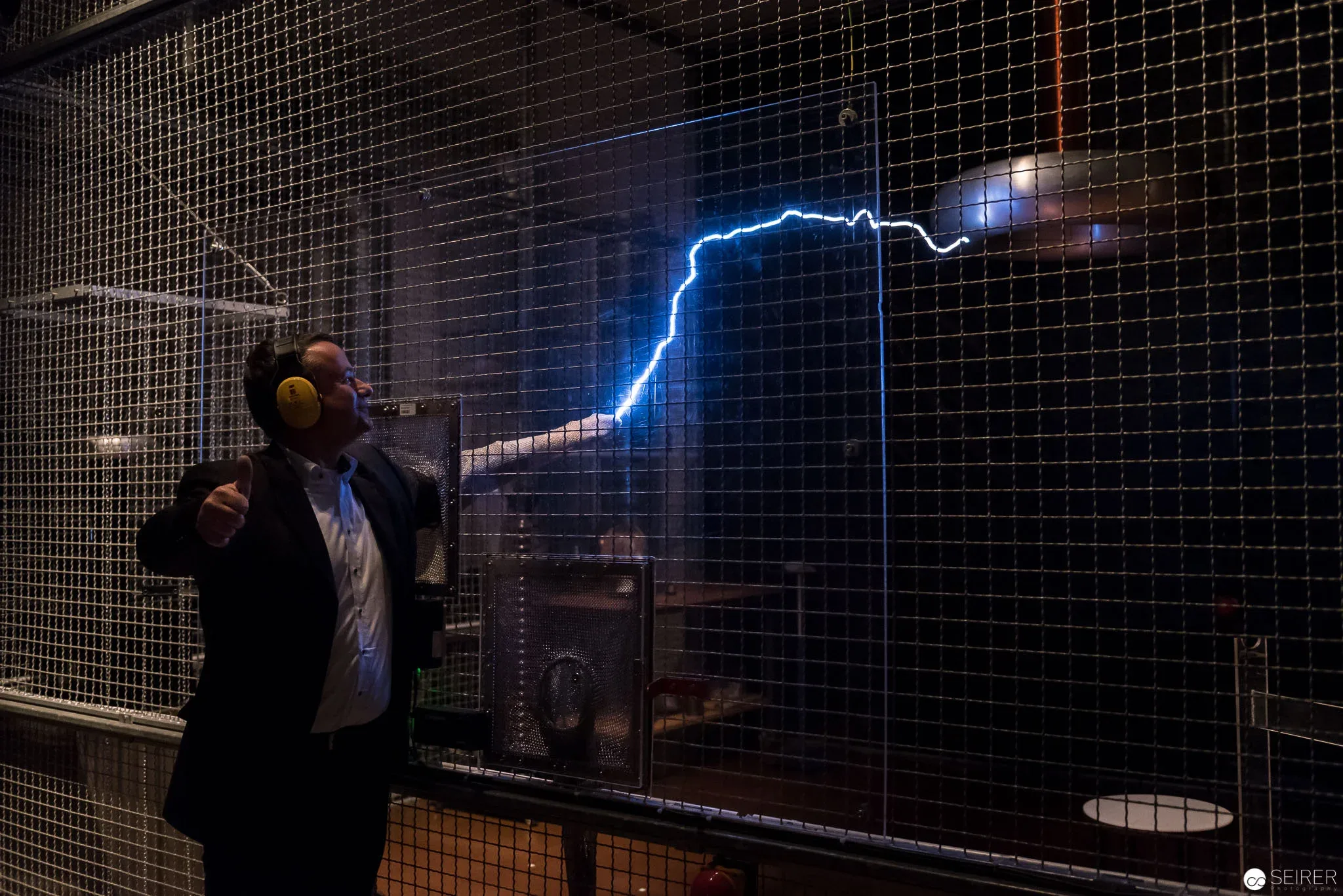 Tesla-Transformator der ON/OFF Ausstellung im Technischen Museum