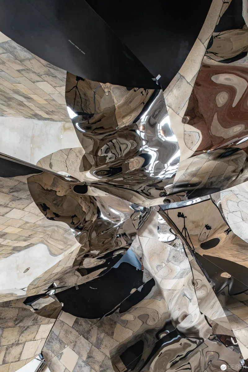 "Spaces" von Eva Schlegel in Krems