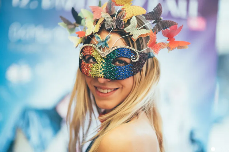 Besuch im Design Studio Humana zur Ballkleidanprobe für den Diversity Ball