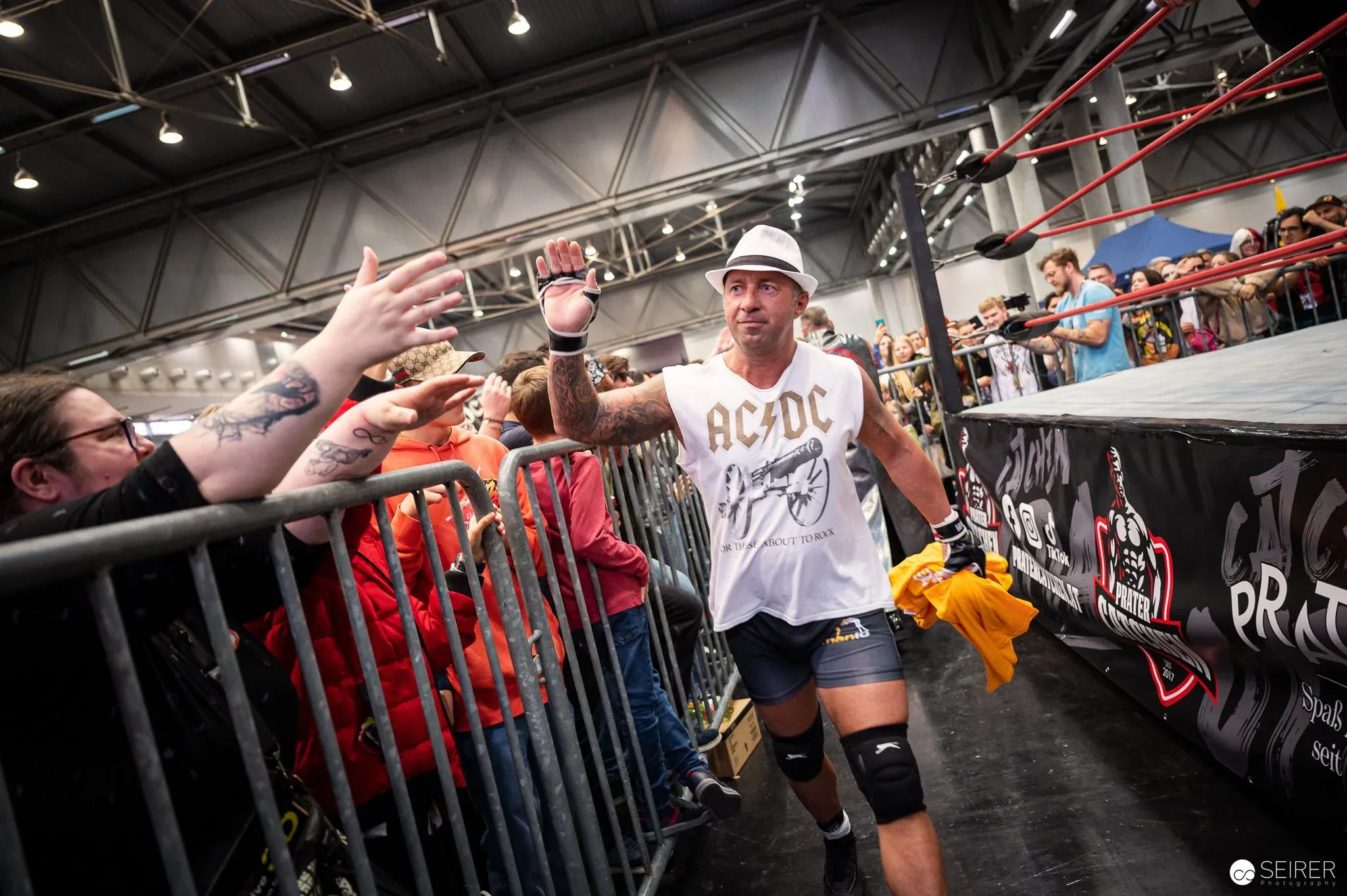 Wrestling "Watschnclub" @ Vienna ComicCon 2022