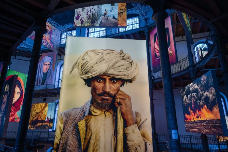 Die Welt durch die Augen von Steve McCurry sehen