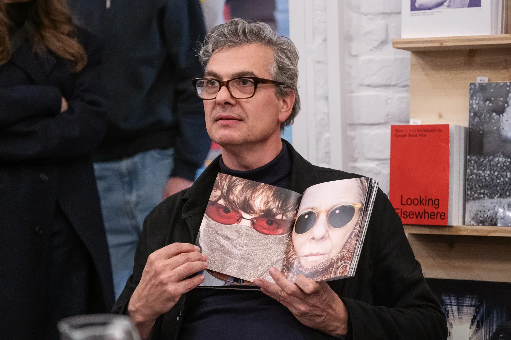 Felix Hoffmann presenting the "Look Book 01" of Anna Breit
