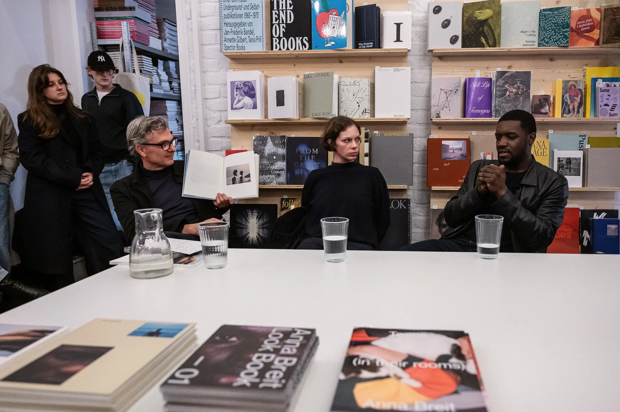 Felix Hoffmann, Anna Breit and Eric Asamoah in discussion