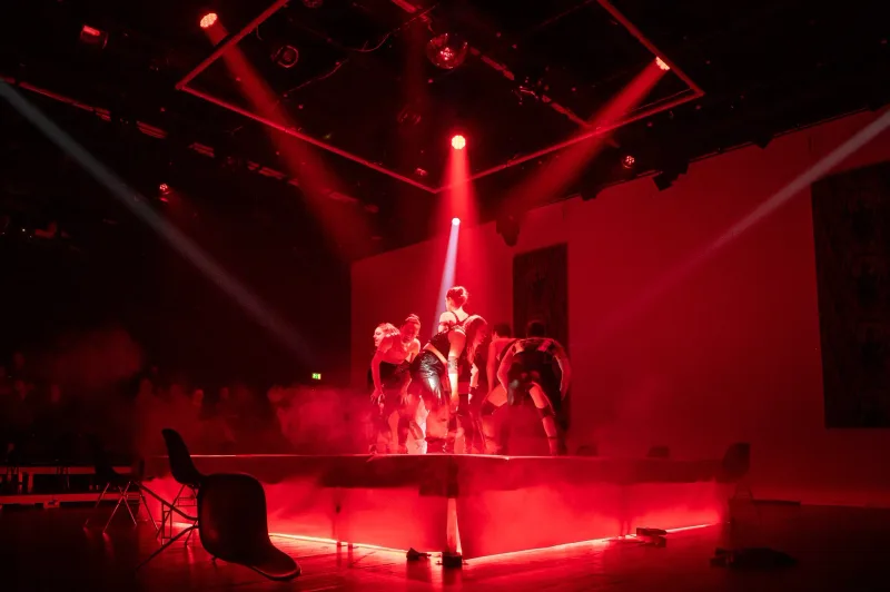 Keeping up with the Penthesileas im Kosmos Theater