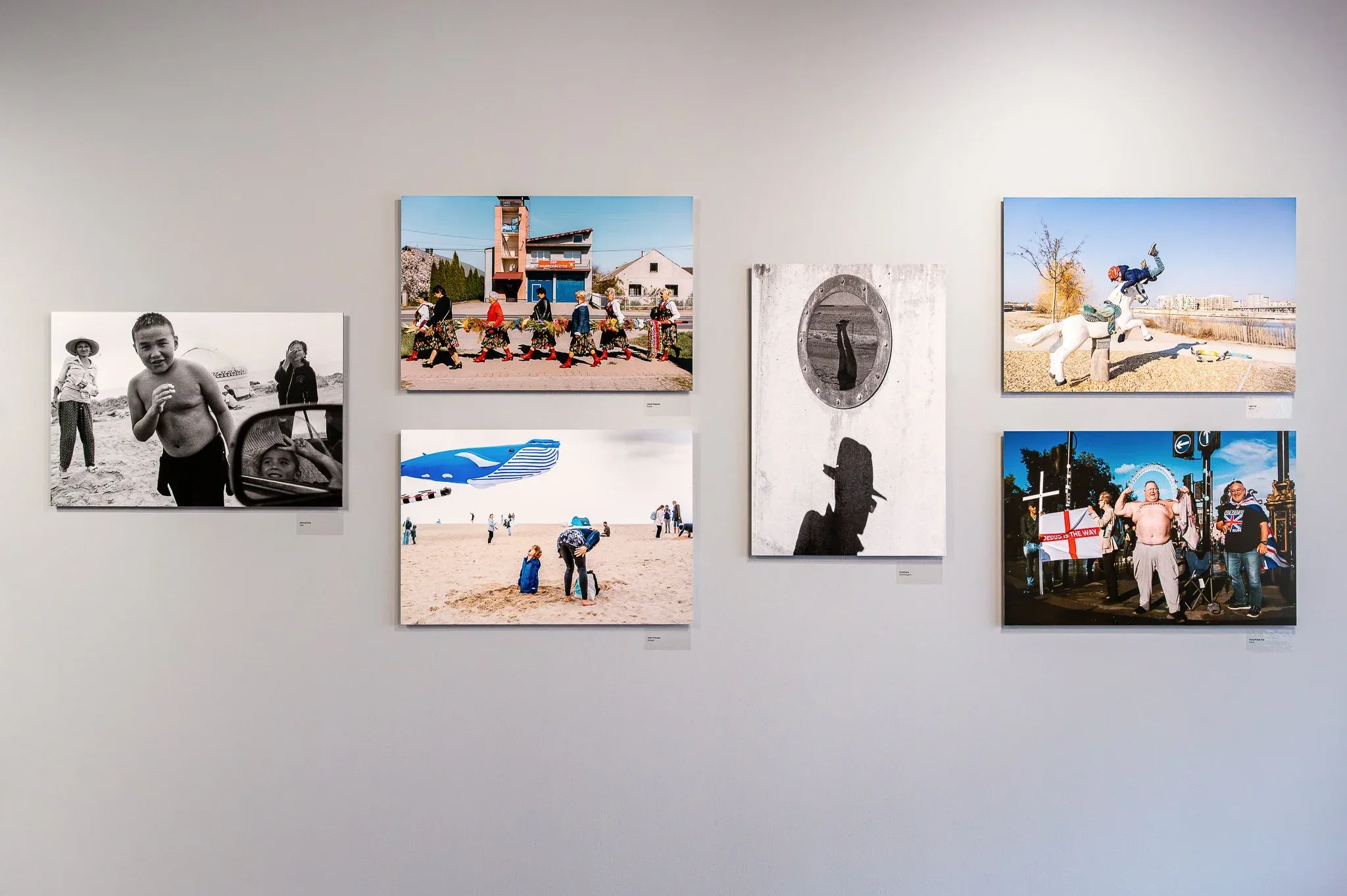 Exhibition view 15th Leica Street Photo Contest (20260421-162945_leica_streetphotography_contest_5476.jpg)