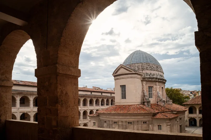 Slowing down in Marseille with Old Nikon Glass